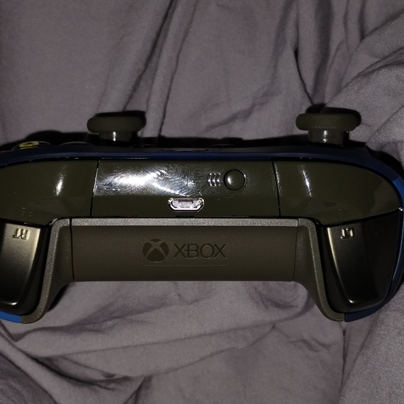 Xbox One controllers - Picture 4 of 4